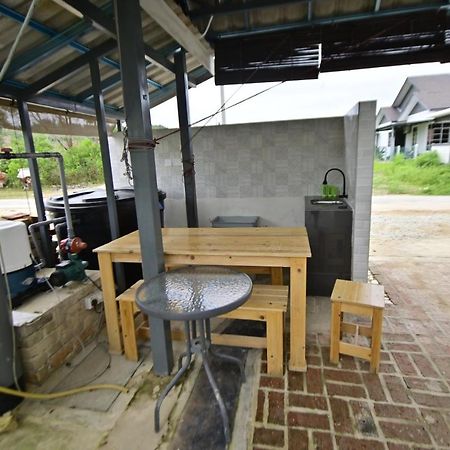 D'Ja Smoke Homestay Kampong Wakaf Tengah エクステリア 写真