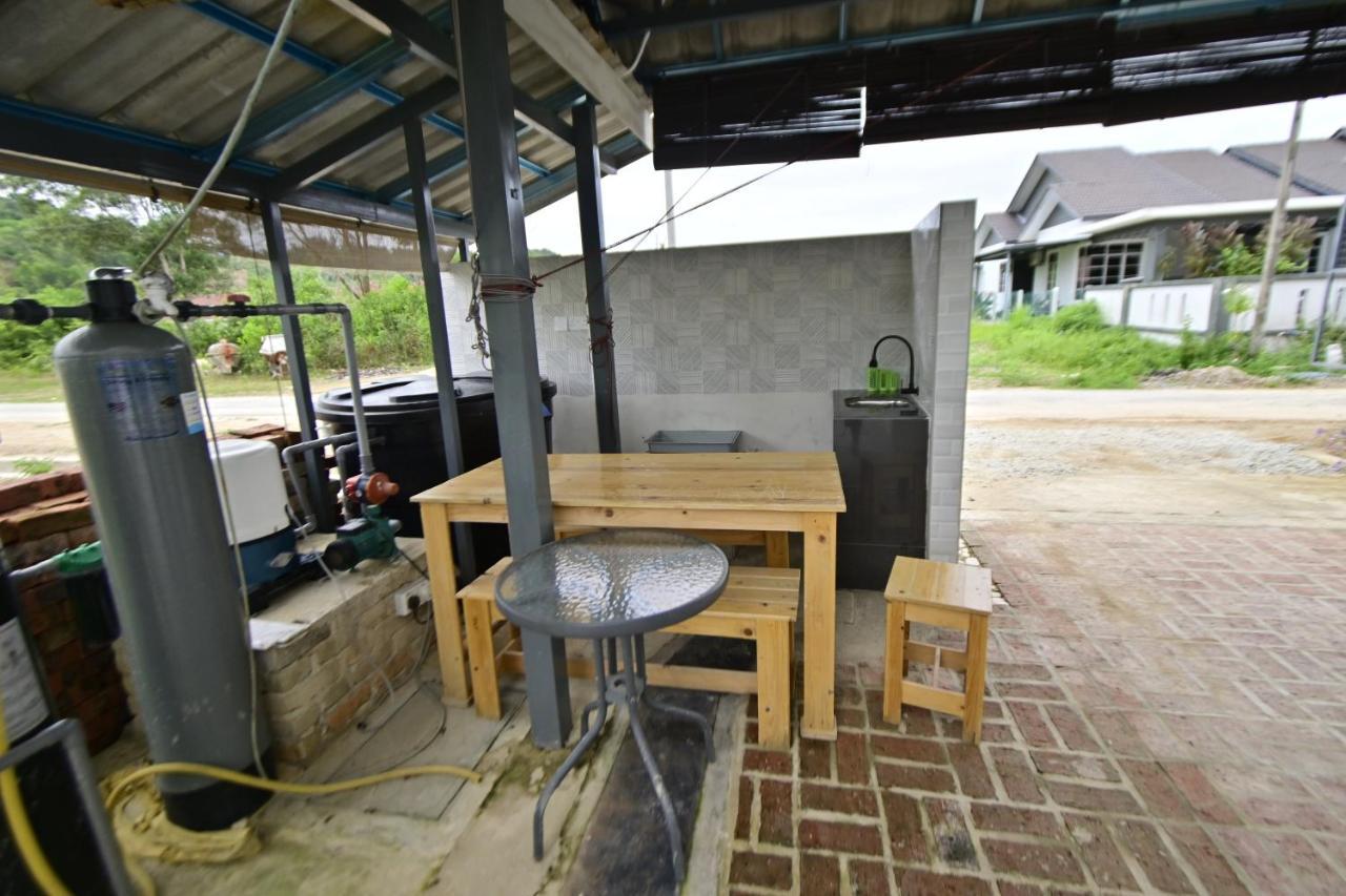 D'Ja Smoke Homestay Kampong Wakaf Tengah エクステリア 写真