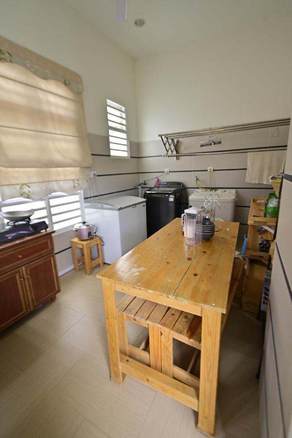 D'Ja Smoke Homestay Kampong Wakaf Tengah エクステリア 写真